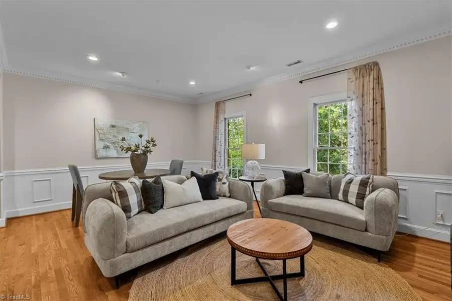 400 Fisher Park Circle #E, Greensboro, NC 27401 - #3