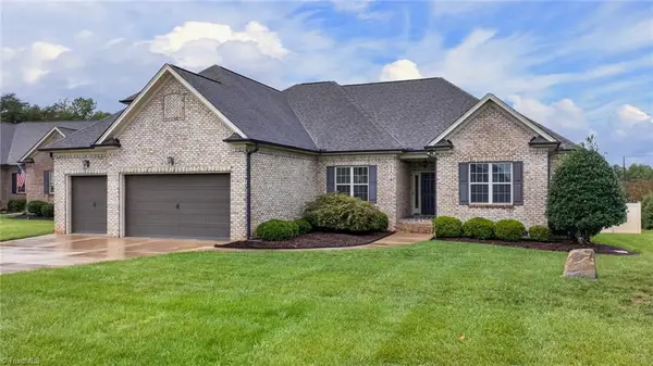 8202 Fortana Court, Kernersville, NC 27284