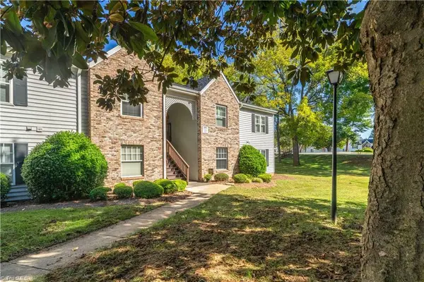 3801 Old Rosebud Court #F, Clemmons, NC 27012