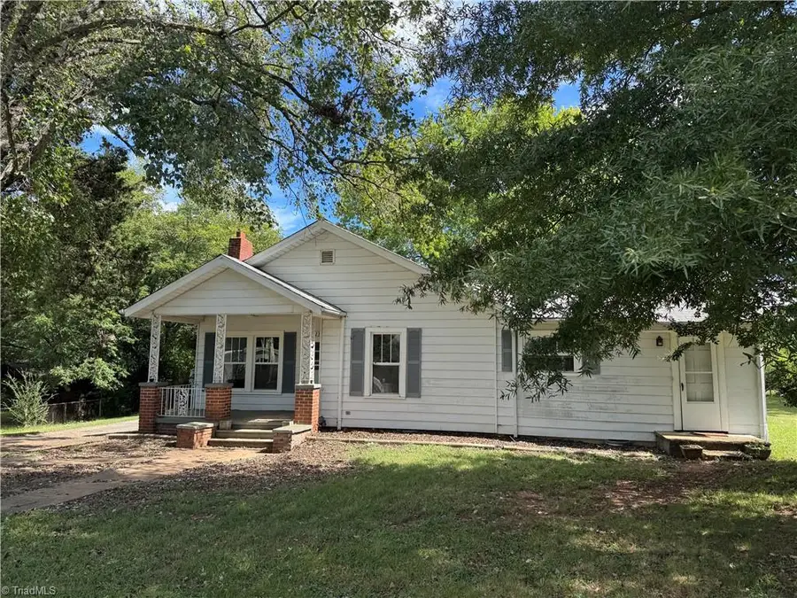 2311 Mullins Drive, Winston Salem, NC 27107 - #2