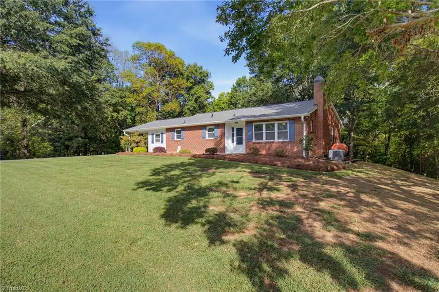 4412 Vienna Dozier Road, Pfafftown, NC 27040 - #2