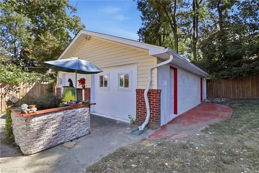 220 E Parkway Avenue, High Point, NC 27262 - #2