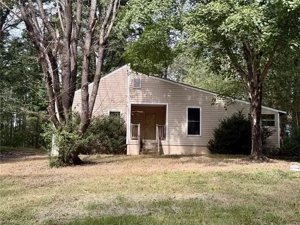 6515 Creek Run Road, Walkertown, NC 27051