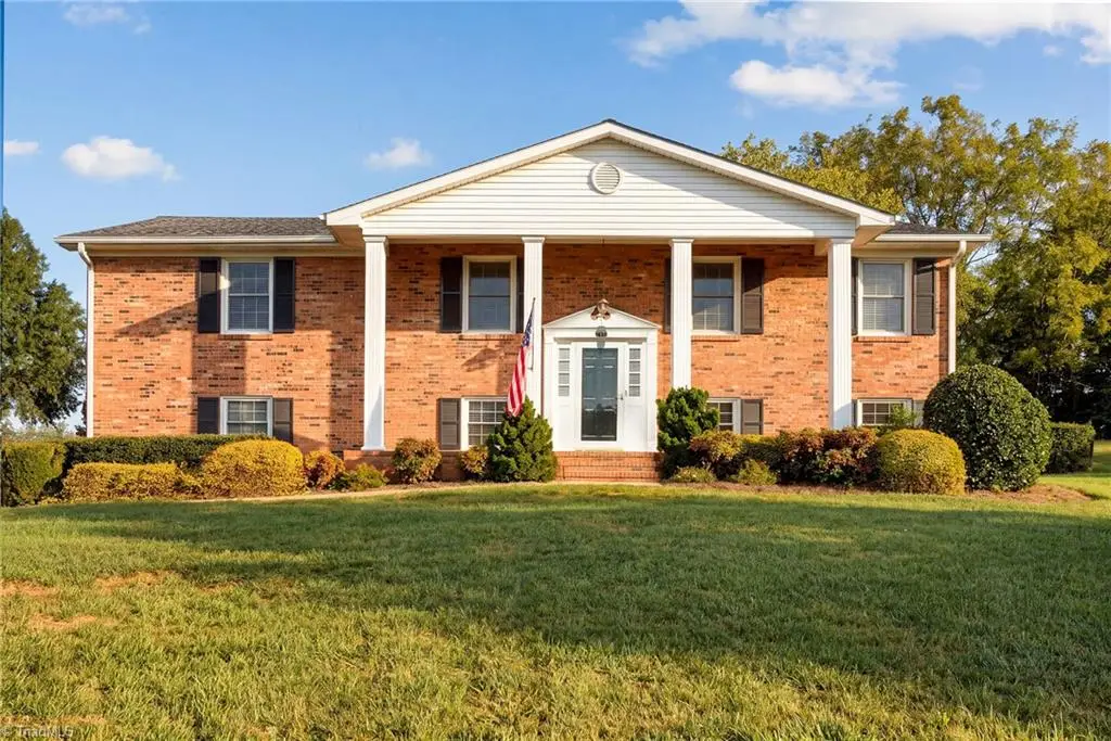 1435 S Peace Haven Road, Clemmons, NC 27012 - #1
