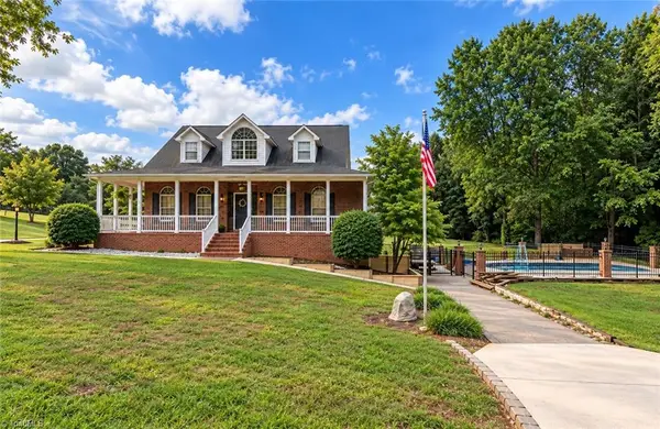 1013 Brookhaven Lane, Yadkinville, NC 27055
