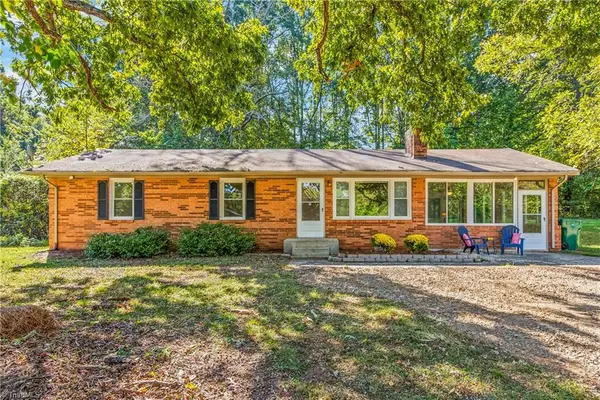 6440 Wandering Lane, Pfafftown, NC 27040