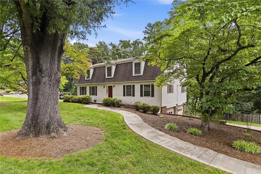 1009 Briarcliff Road, Yadkinville, NC 27055 - #2