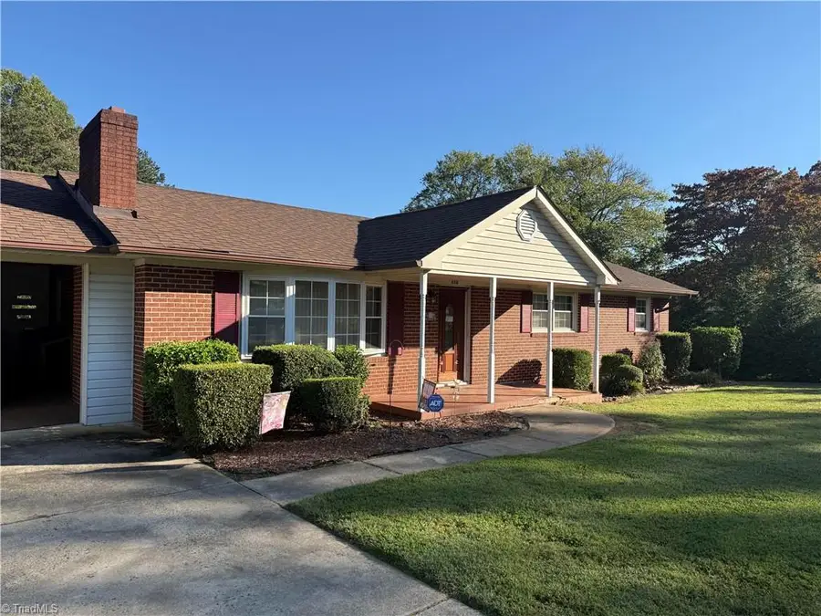 405 E Devon Drive, Mount Airy, NC 27030 - #2