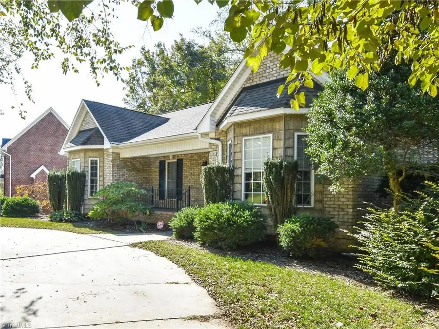 4634 Pebble Lake Drive, Pfafftown, NC 27040 - #3