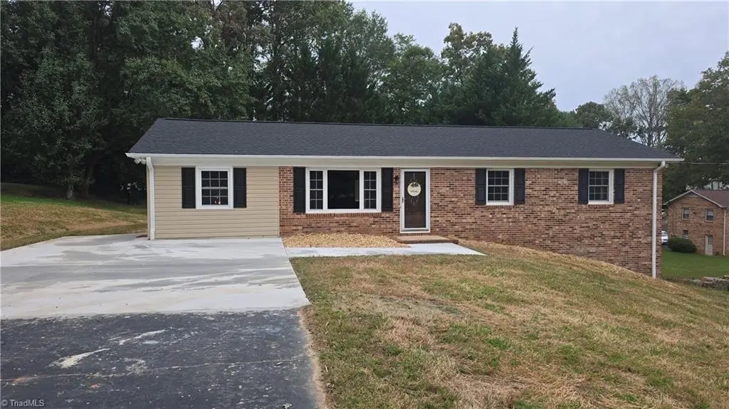 261 Dudley Avenue, Mount Airy, NC 27030 - #1