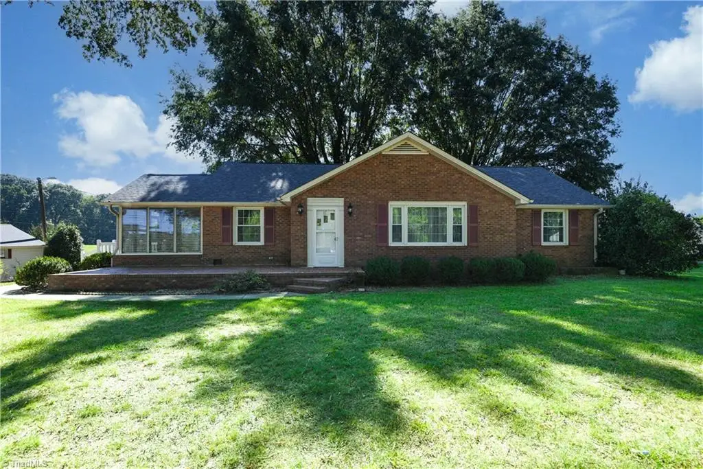 7378 Nc Highway 135, Mayodan, NC 27027 - #1