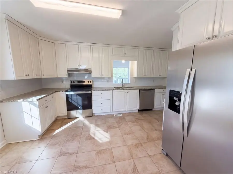 1410 Sumner Road, Thomasville, NC 27360 - #2