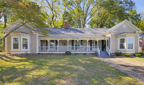 403 S 2nd Avenue, Mayodan, NC 27027