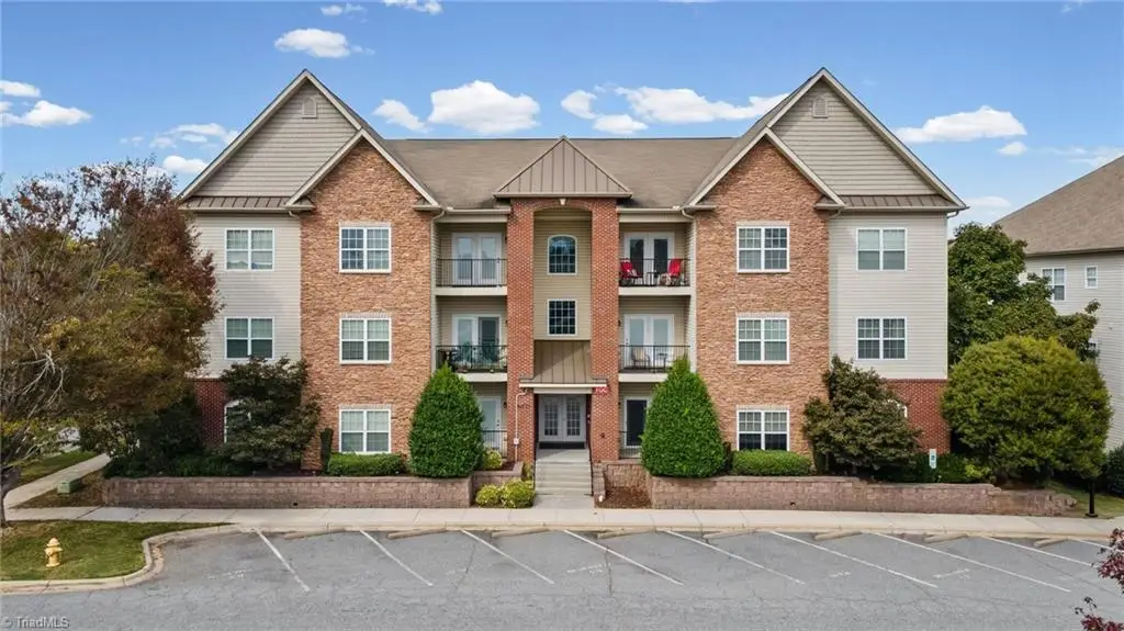 6831 Hanesbrook Circle #104, Clemmons, NC 27012 - #1