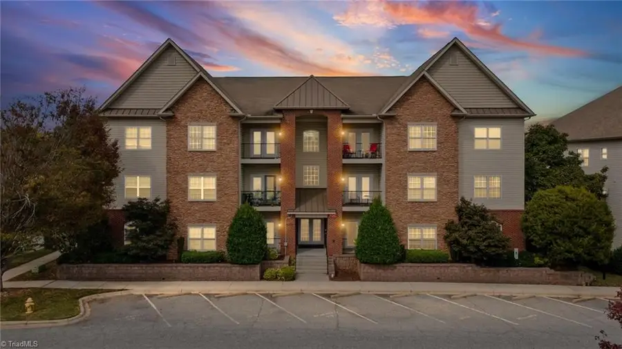 6831 Hanesbrook Circle #104, Clemmons, NC 27012 - #2