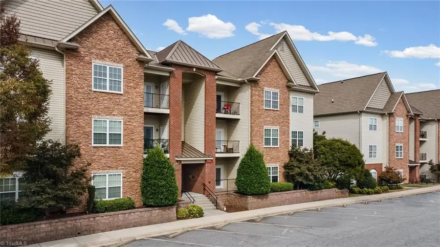 6831 Hanesbrook Circle #104, Clemmons, NC 27012 - #3