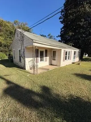 323 E 3rd Ave Extension, Lexington, NC 27292 - #2