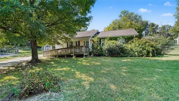 1240 Castlegate Court, Winston-Salem, NC 27103