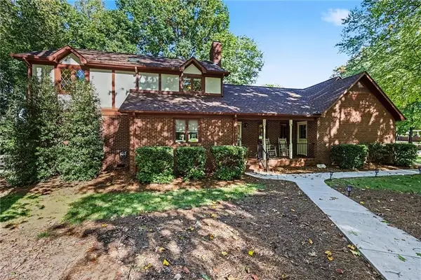 449 Drayton Park Drive, Kernersville, NC 27284
