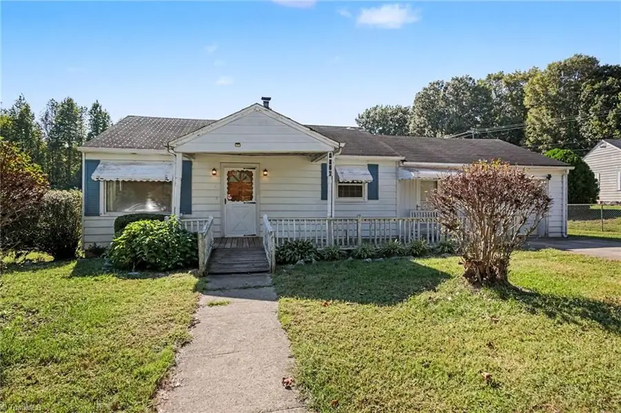 4926 Nc Highway 89 E, Walnut Cove, NC 27052 - #2