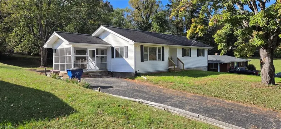 1811 Gwyn Street, Mount Airy, NC 27030 - #2