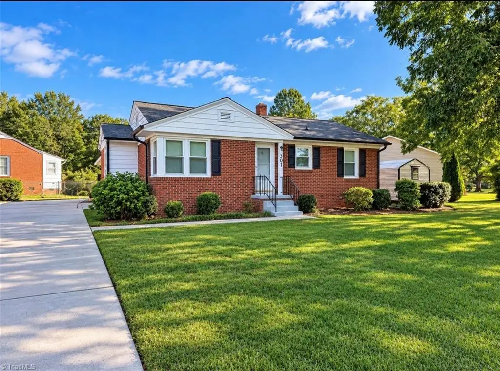 301 Hillside Drive, Lexington, NC 27295 - #1