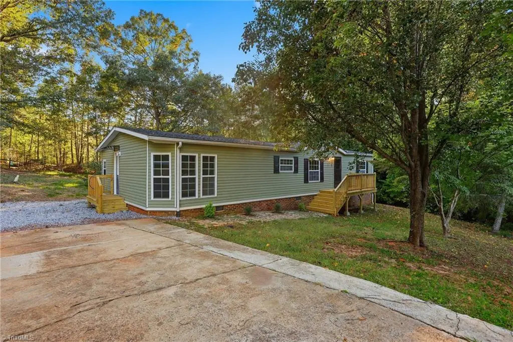 3363 Stony Brook Circle, Newton, NC 28658 - #1