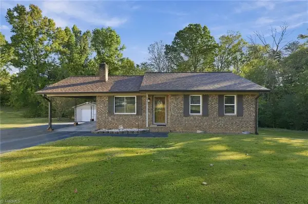 8904 Ridge Forest Lane, Oak Ridge, NC 27310