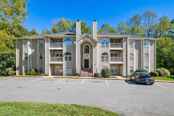 6704 W Friendly Avenue #4E, Greensboro, NC 27410