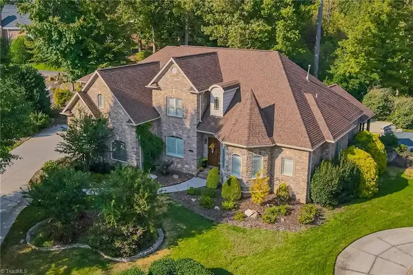 122 Salem Village Court, Clemmons, NC 27012