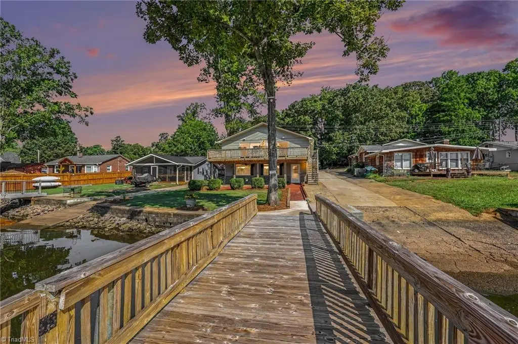 414 Lakeshore Drive, Lexington, NC 27292 - #1
