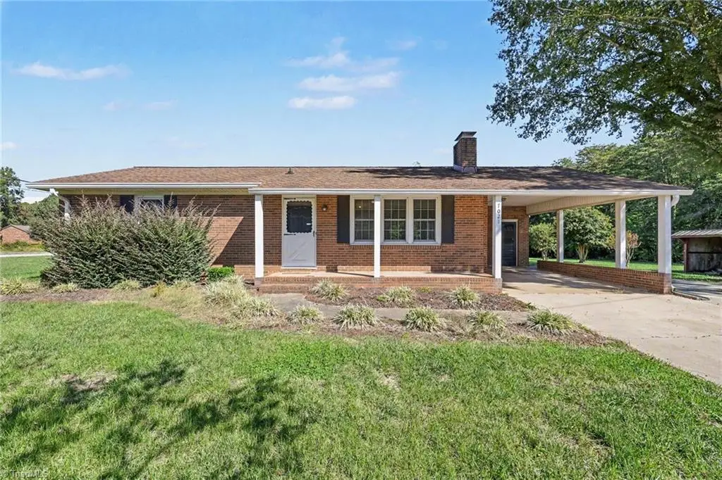 7021 Old Valley School Road, Kernersville, NC 27284 - #1