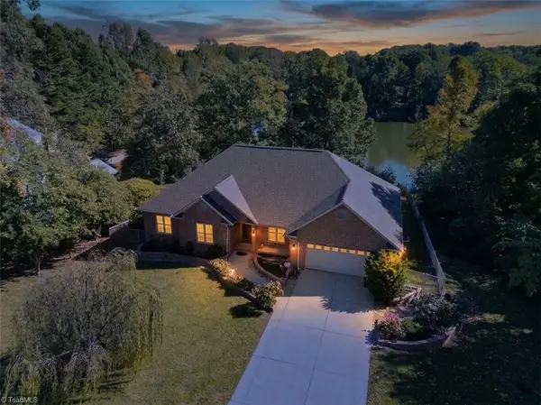 948 Aquaview Drive, Kernersville, NC 27284