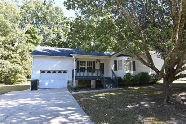 394 Meadow Lark Lane, Thomasville, NC 27360