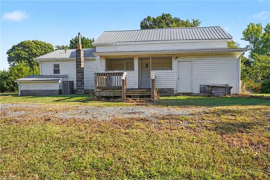 3264 Nc Highway 8 S, Walnut Cove, NC 27052 - #2