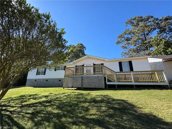 302 Queens Way, Randleman, NC 27317