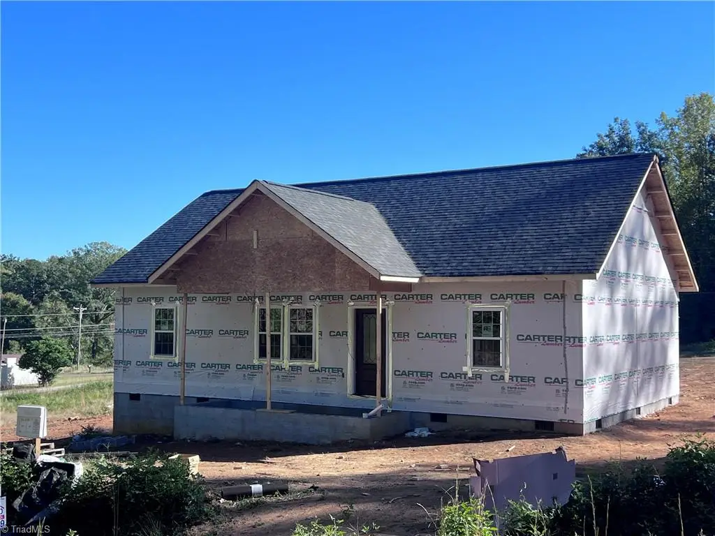 376 Avenue J, Lexington, NC 27292 - #1