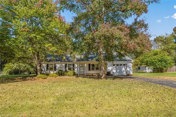 2225 Blue Stone Lane, Winston-Salem, NC 27107