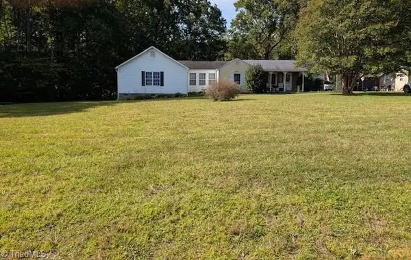 6390 Seward Road, Pfafftown, NC 27040