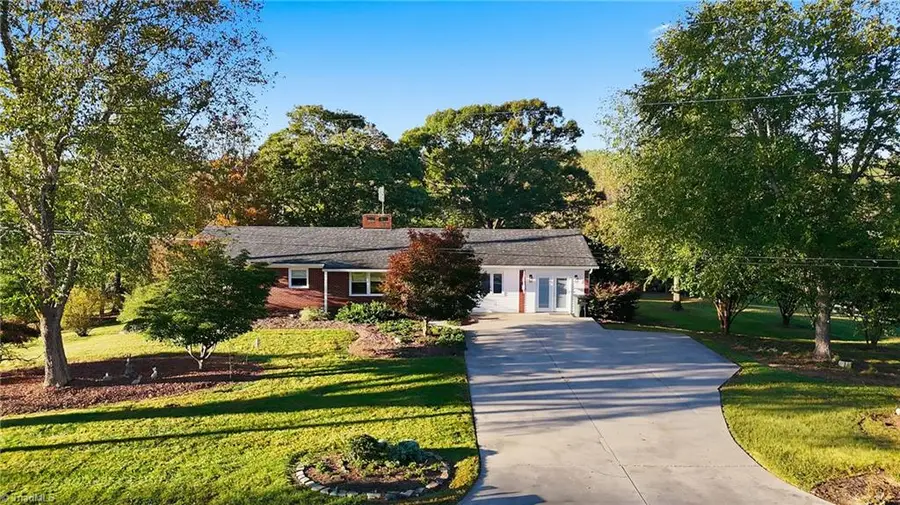 672 Welcome Home Ch Road, North Wilkesboro, NC 28659 - #2