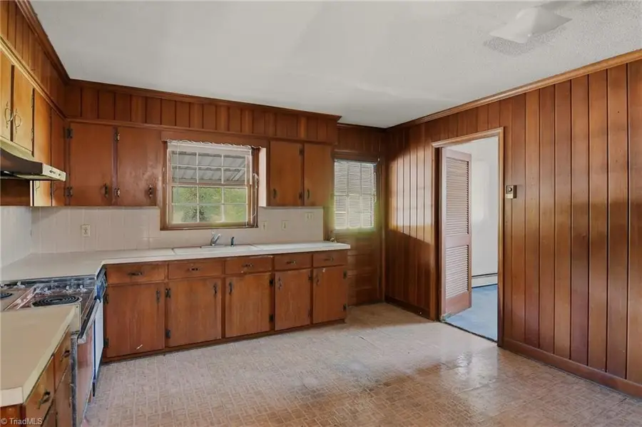 4830 Glouchester Road, Winston Salem, NC 27127 - #2