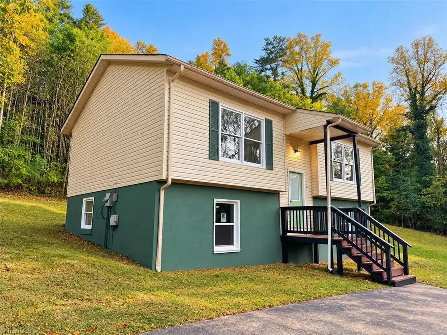 221 Riverside Drive, North Wilkesboro, NC 28659 - #3