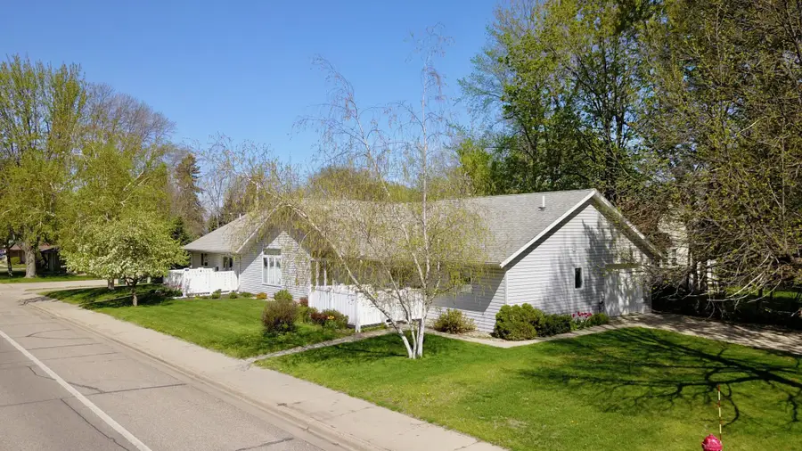 217 10th Avenue E, Alexandria, MN 56308 - Image #2