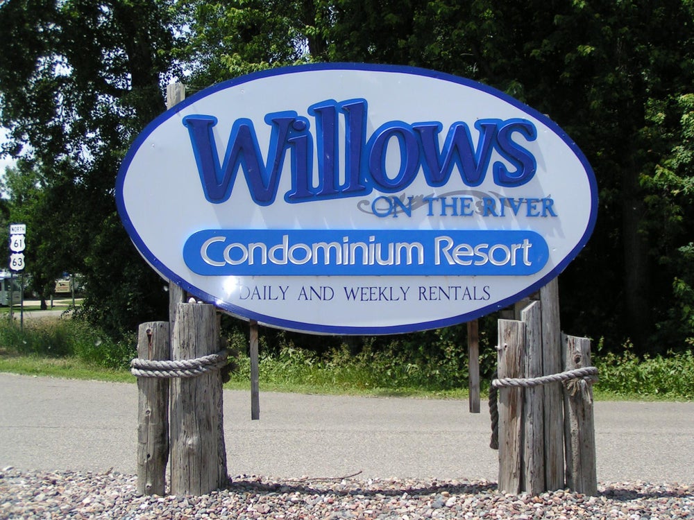 100 Central Point Road 104, Lake City, MN 55041 BHGRE