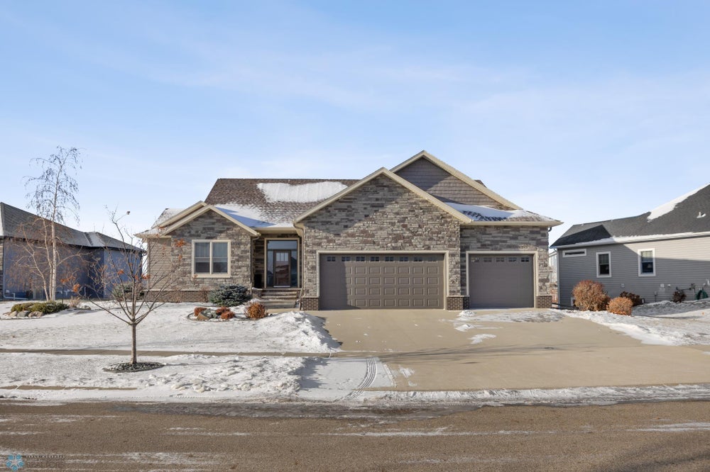 3638 6th Street E, West Fargo, ND 58078 BHGRE