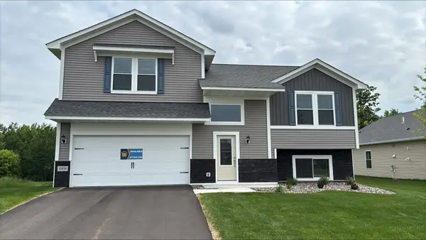 10108 Twin Lakes Parkway Nw, Elk River, MN 55330