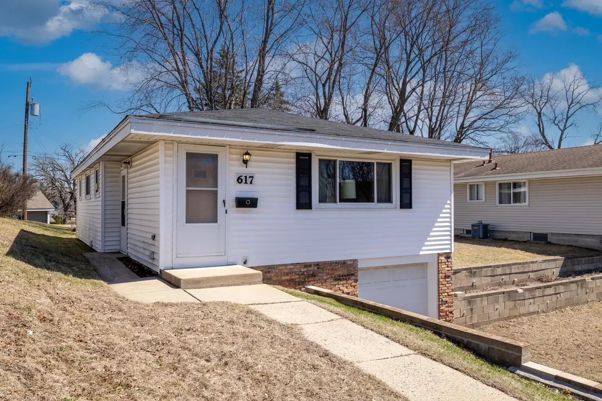 617 10th Avenue S, Hopkins, MN 55343 - Image #1