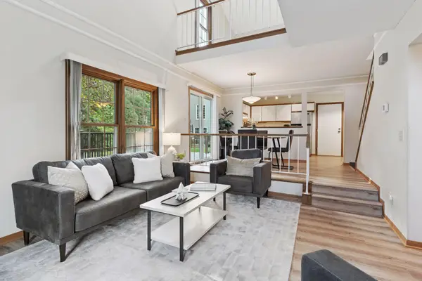 1652 Rose Hill Circle, Lauderdale, MN 55108