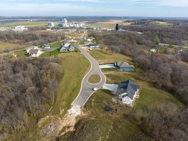 913 Overlook Dr, Preston, MN 55965