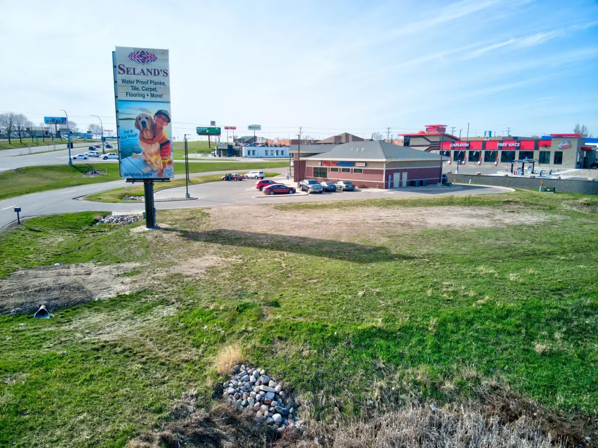 1464 W Lincoln Avenue, Fergus Falls, MN 56537 - #1